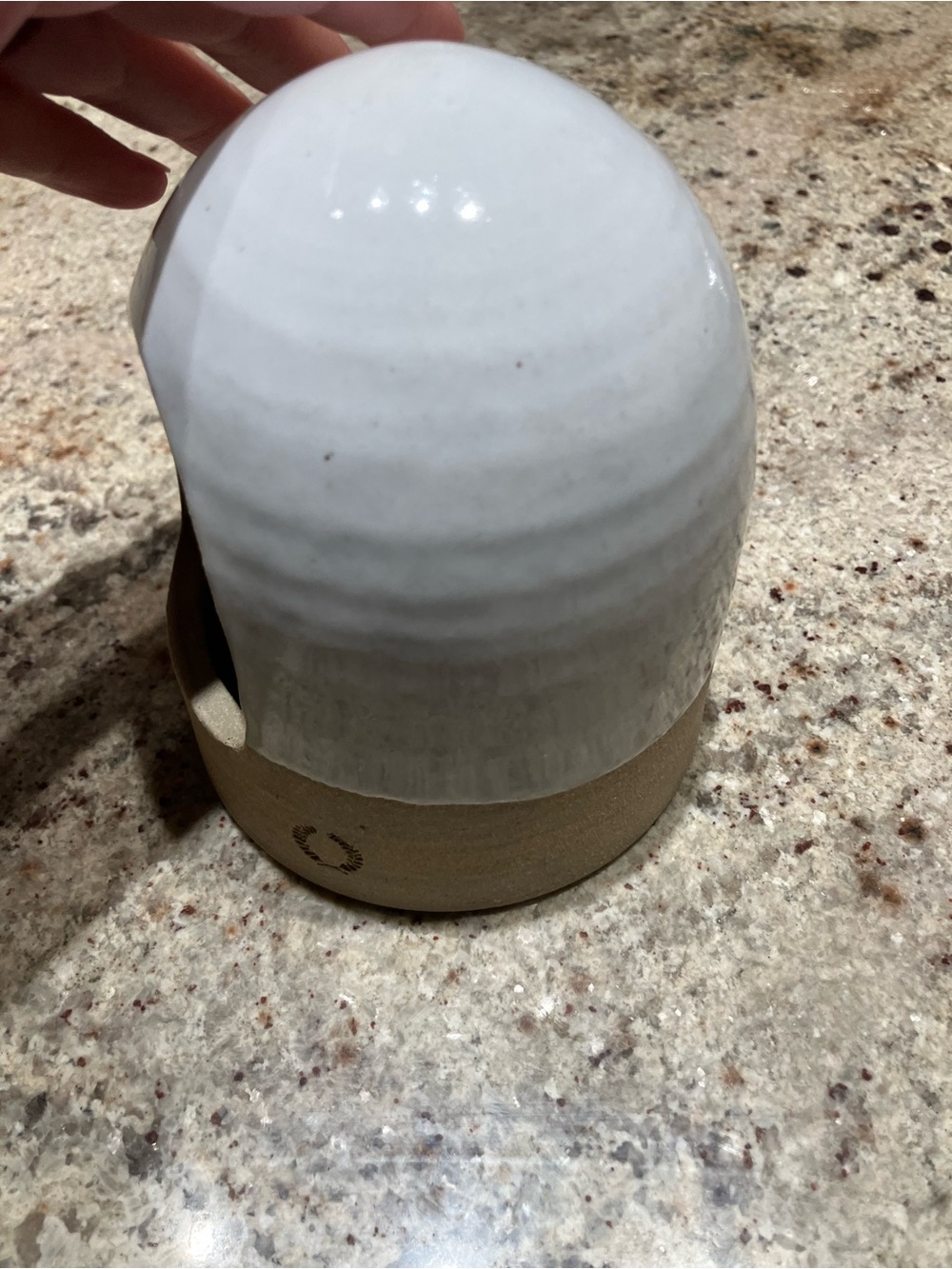Farmhouse Pottery Beehive Salt Cellar - Picture 5 of 12